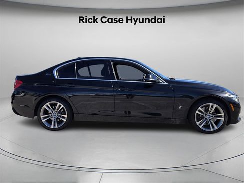 Used 2018 BMW 330e w/ Convenience Package image 4