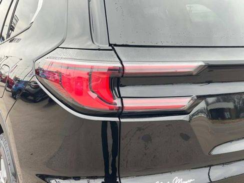 New 2026 GMC Acadia Elevation image 14