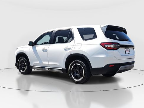 Used 2025 Honda Pilot EX-L image 7