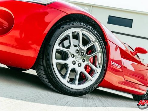 Used 2006 Dodge Viper SRT-10 RWD image 3