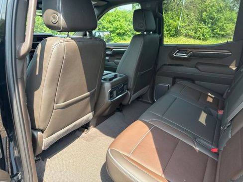 Used 2023 GMC Sierra 1500 Denali w/ Denali Reserve Package AWD/4WD image 12