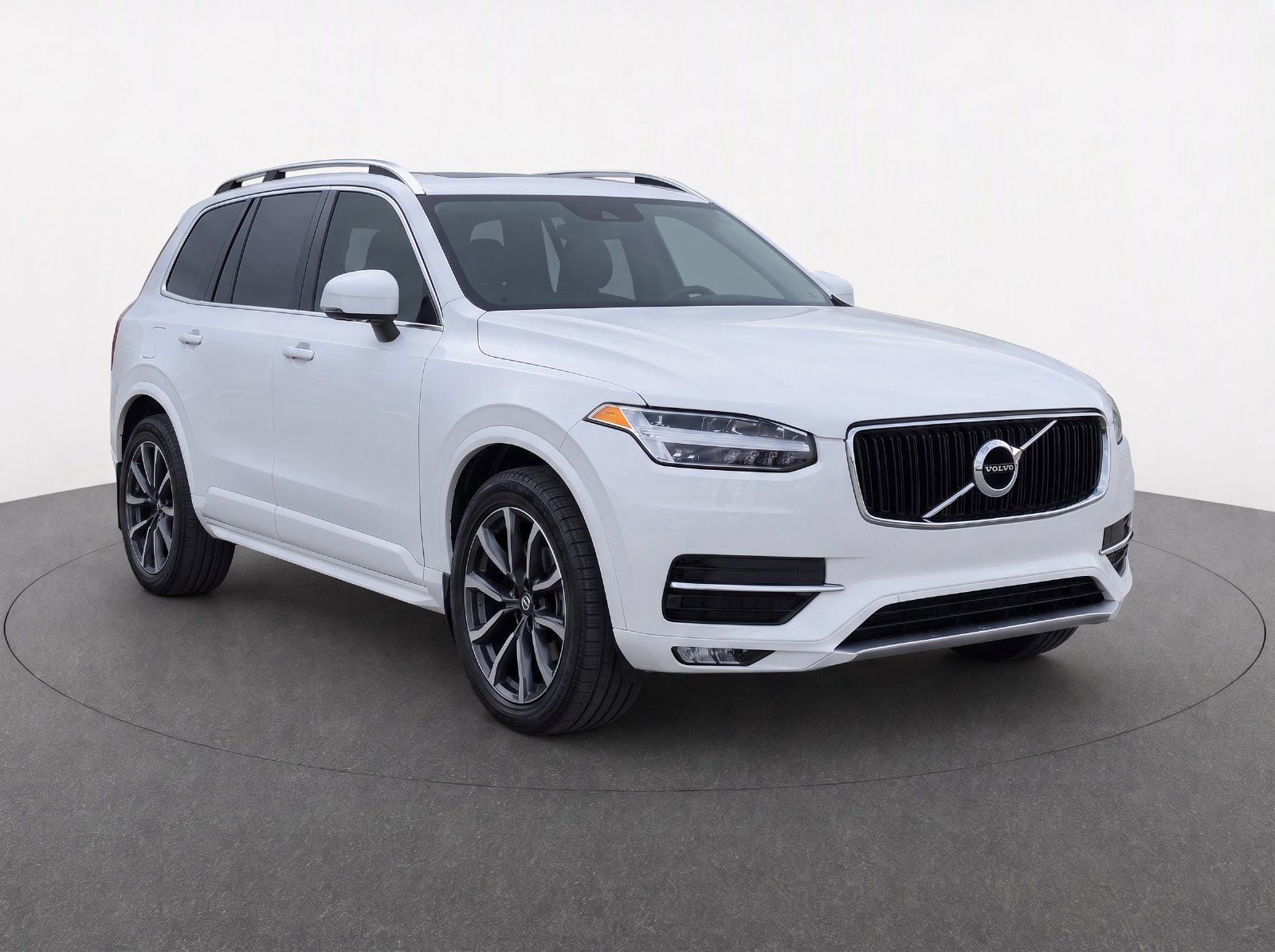 Used 2018 Volvo XC90 T6 Momentum AWD/4WD image 1