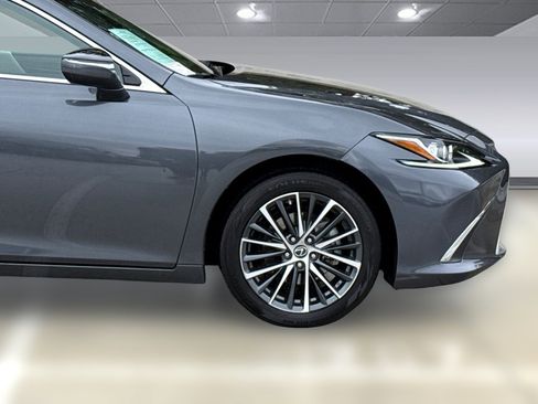 Used 2025 Lexus ES 300h w/ Premium Package FWD image 23