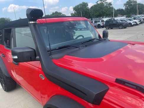 Used 2023 Ford Bronco Wildtrak image 18