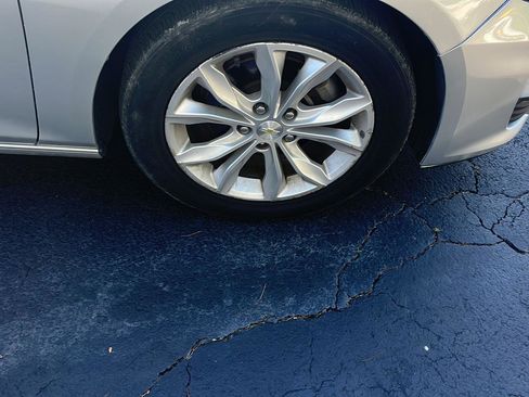 Used 2019 Chevrolet Malibu LT FWD image 33