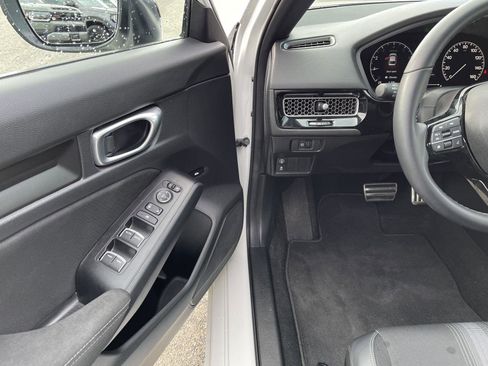 Used 2023 Honda Civic Sport image 2