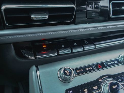 Used 2020 Lincoln Aviator Reserve w/ Equipment Group 201A image 25