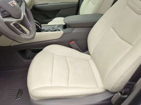 Certified 2023 Cadillac XT5 Premium Luxury w/ LPO, Floor Liner Package AWD/4WD image 21