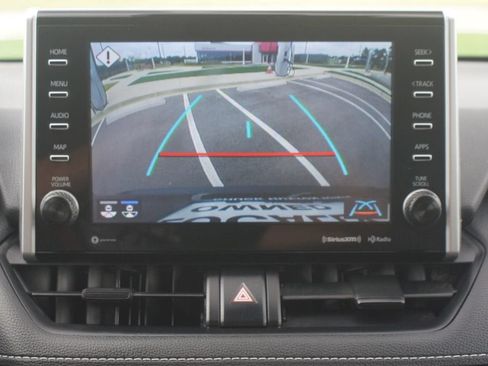 Used 2022 Toyota RAV4 XLE AWD/4WD image 7