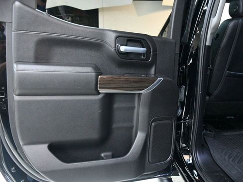 Used 2021 Chevrolet Silverado 1500 LT Trail Boss w/ Convenience Package II image 21