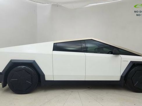Used 2024 Tesla Cybertruck AWD Crew Cab image 6