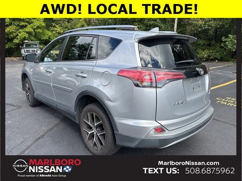 Used 2018 Toyota RAV4 SE image 5