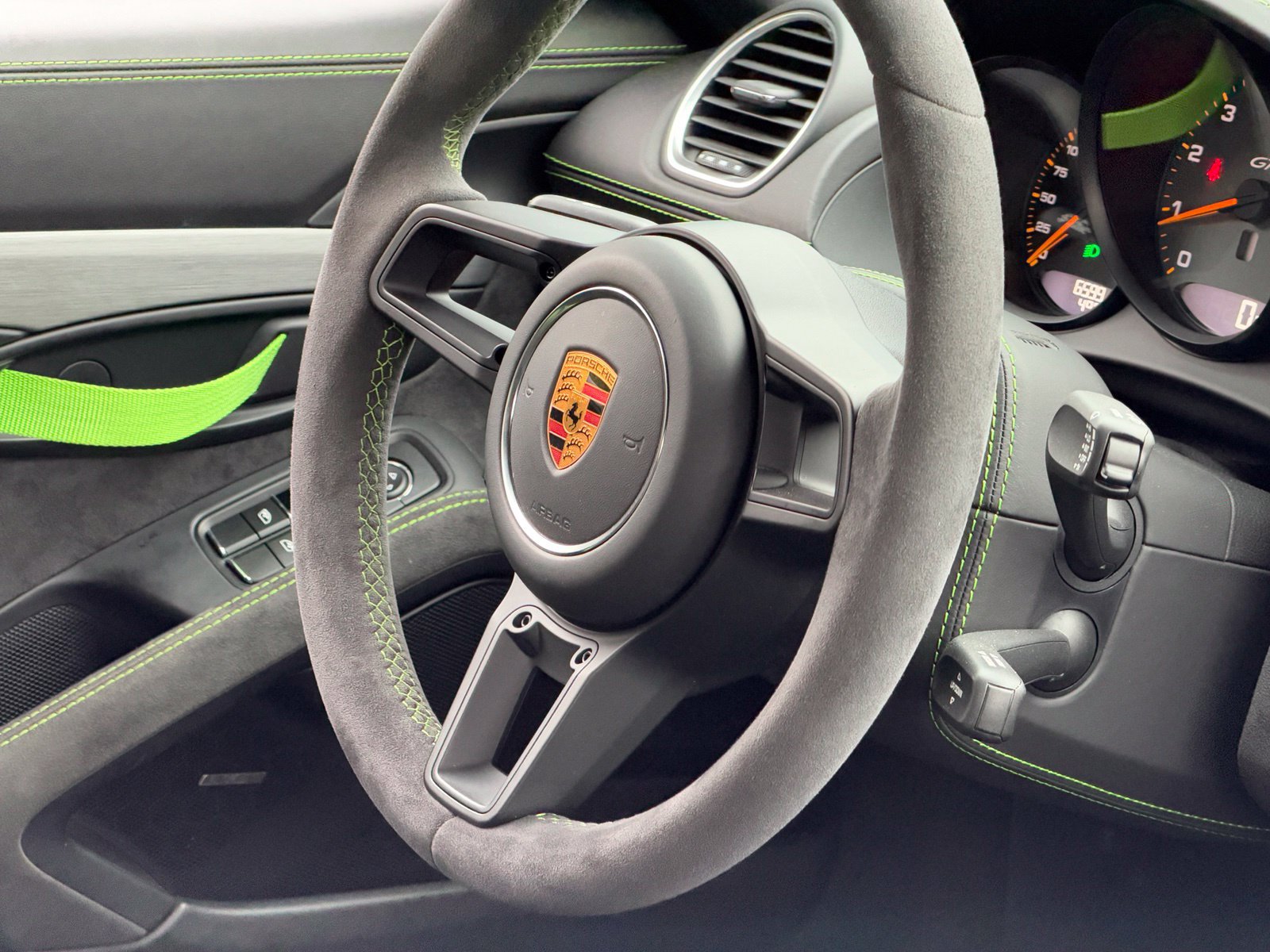 Used 2020 Porsche 718 Cayman GT4 RWD image 20