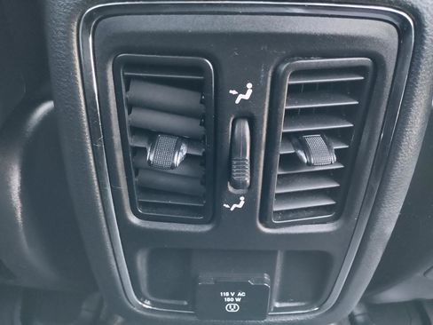 Used 2018 Jeep Grand Cherokee Altitude AWD/4WD image 53