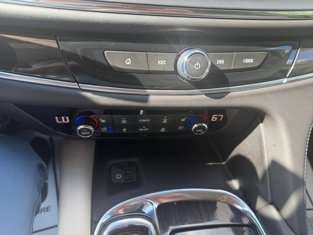 Used 2020 Buick Enclave Premium w/ Sun and Sites Package AWD/4WD image 22