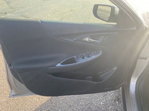 Used 2024 Chevrolet Malibu LT image 18