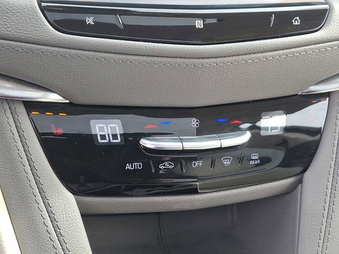 Used 2021 Cadillac XT5 Premium Luxury image 17