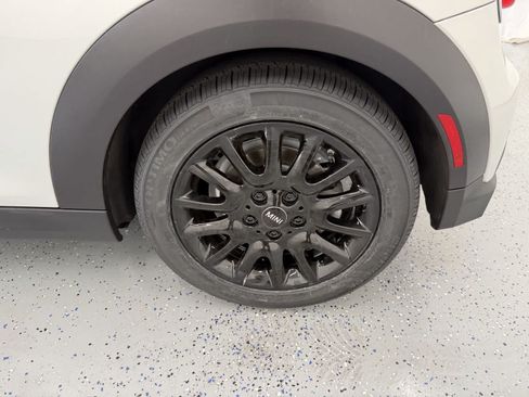 Used 2023 MINI Cooper 2-Door Hardtop FWD image 25