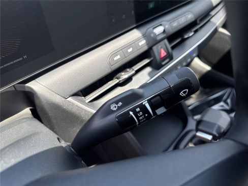 Used 2025 Kia K4 FWD image 23