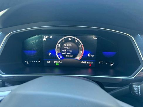 Used 2023 Volkswagen Tiguan SE R-Line image 3