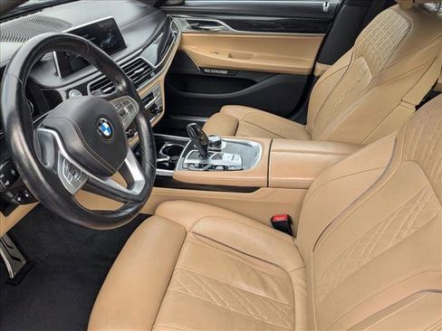Used 2017 BMW 740e xDrive image 16