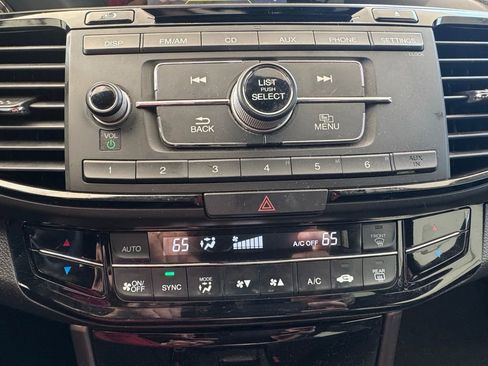 Used 2017 Honda Accord Sport image 14