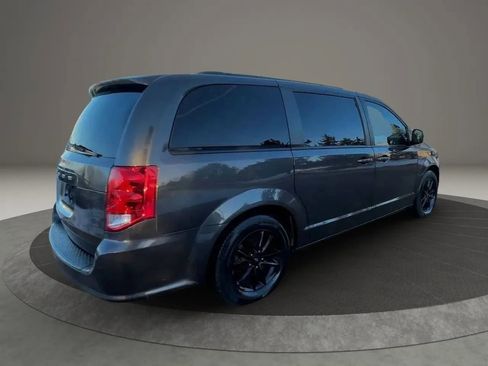 Used 2020 Dodge Grand Caravan SE FWD image 5