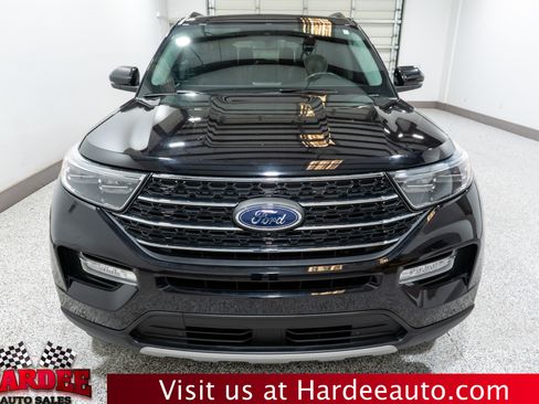 Used 2022 Ford Explorer XLT w/ Equipment Group 202A image 7