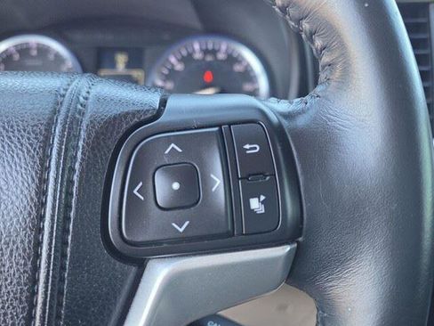 Used 2014 Toyota Highlander XLE image 25