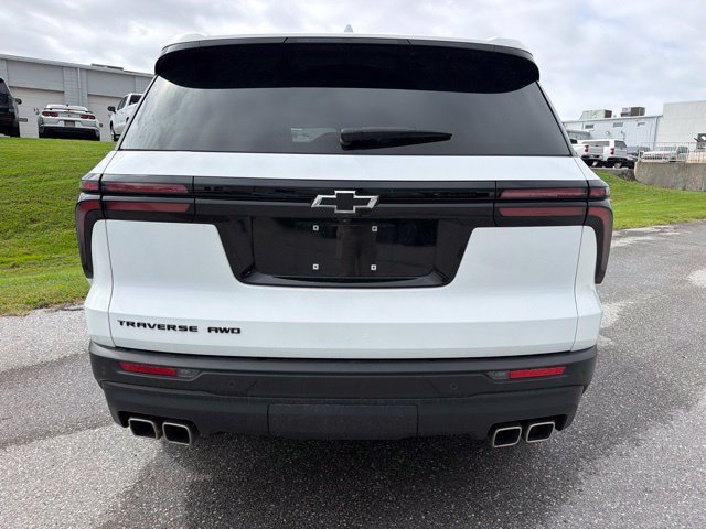 Used 2024 Chevrolet Traverse LS w/ Midnight/Sport Edition AWD/4WD image 5