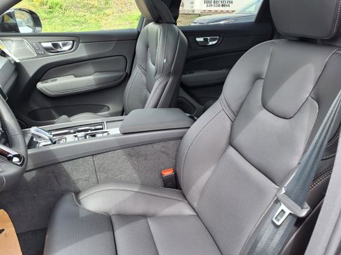 New 2026 Volvo XC60 B5 Ultra w/ Protection Package Premier AWD/4WD image 4