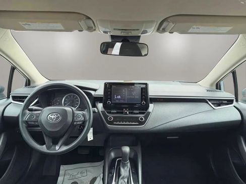 Used 2022 Toyota Corolla LE FWD image 12