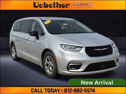 Used 2024 Chrysler Pacifica Limited