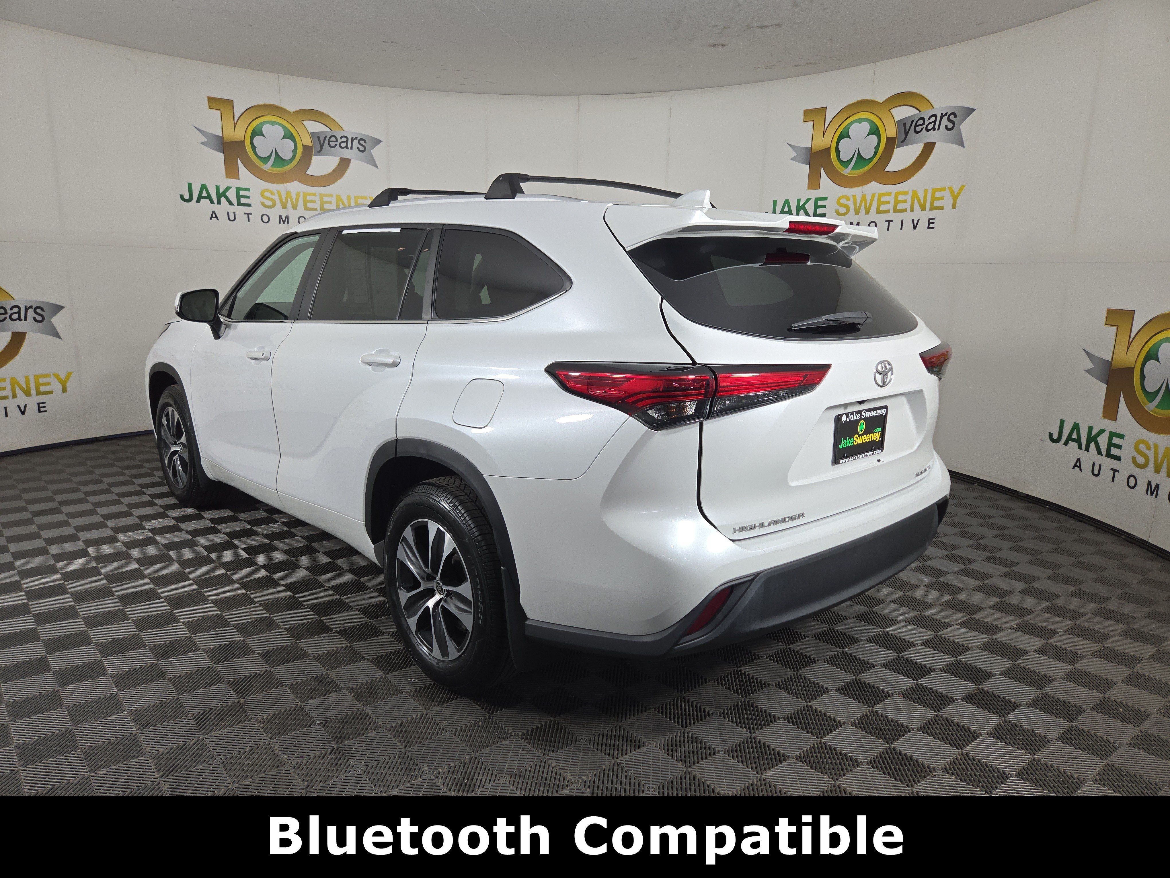Used 2023 Toyota Highlander XLE AWD/4WD image 6