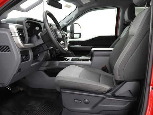 Used 2025 Ford F350 XLT w/ Black Appearance Package AWD/4WD image 8