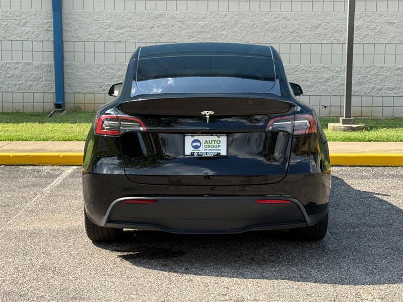 Used 2022 Tesla Model Y Long Range AWD/4WD image 6