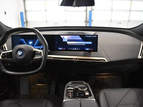 Used 2024 BMW iX xDrive50 w/ Sport Package AWD/4WD image 5