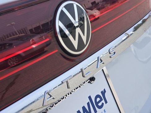 New 2026 Volkswagen Atlas SE image 7