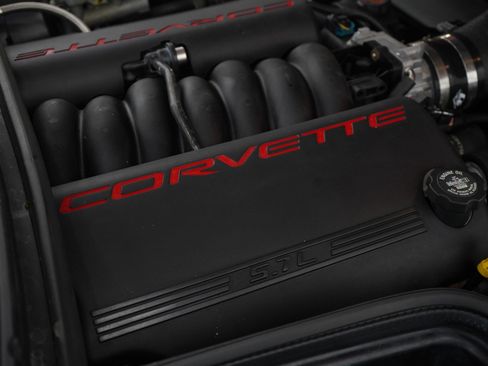 Used 2000 Chevrolet Corvette Convertible w/ Memory Pkg RWD image 31