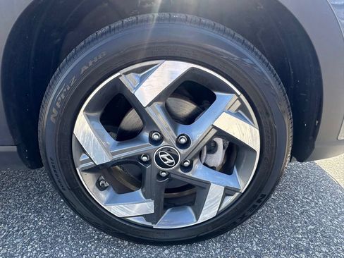 Used 2025 Hyundai Venue SEL FWD image 15