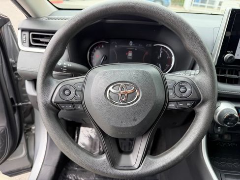 Used 2024 Toyota RAV4 XLE FWD image 22