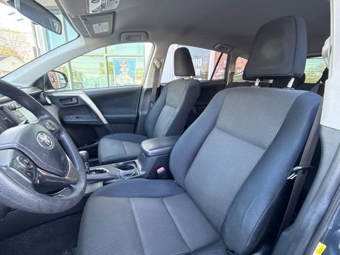 Used 2014 Toyota RAV4 LE image 12
