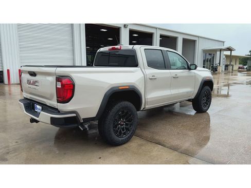 New 2026 GMC Canyon Elevation w/ Convenience Package RWD image 8