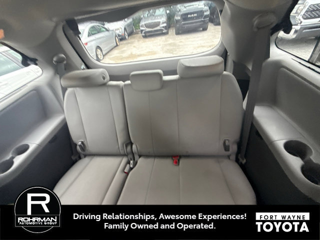 Used 2019 Toyota Sienna XLE Premium FWD image 9