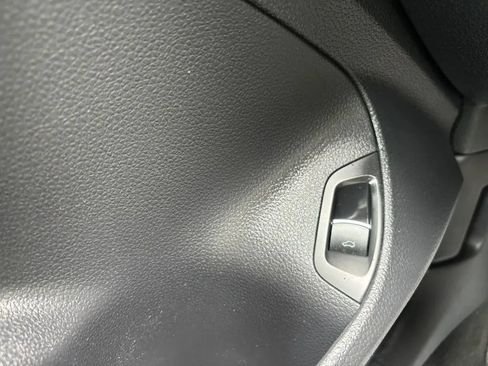 Used 2017 Volkswagen Passat 1.8T SE FWD image 25
