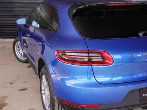 Used 2018 Porsche Macan AWD/4WD image 14