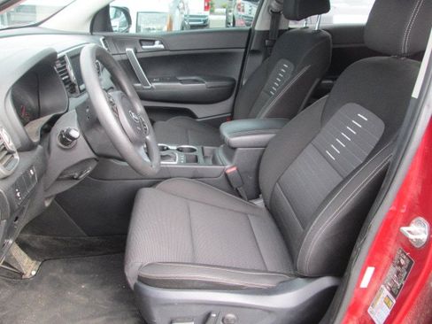 Used 2017 Kia Sportage LX w/ LX Popular Package AWD/4WD image 4