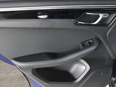 Used 2022 Porsche Macan image 36