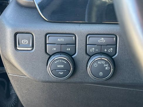 Used 2025 Chevrolet Silverado 1500 LT AWD/4WD image 14