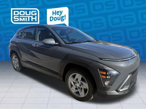 Used 2024 Hyundai Kona SE image 5